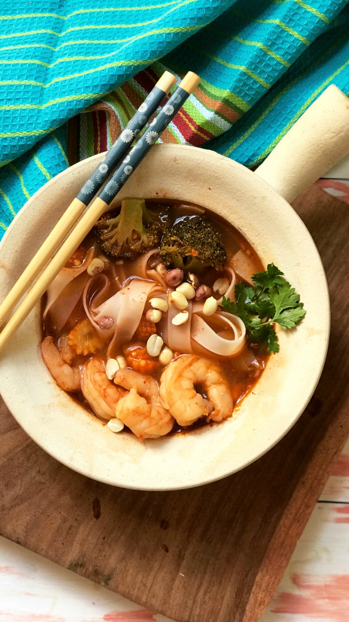 Thai Style Spicy Prawn Noodle Soup - Sinamon Tales